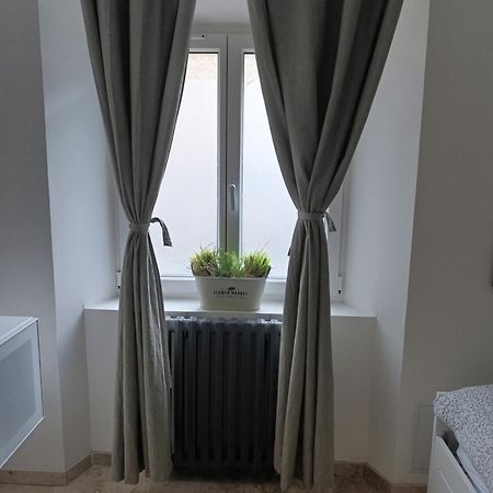 Logement Le Gabian Ampus Exterior photo